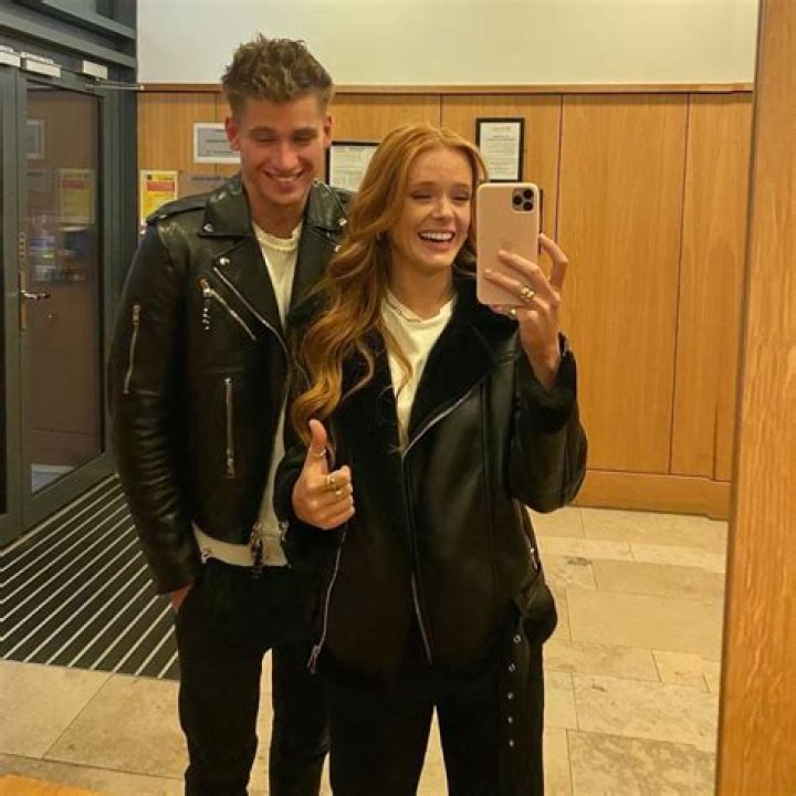 Abigail Cowen Bio, Wiki, Age, Boyfriend, Movies, Stranger Things, and Net Worth