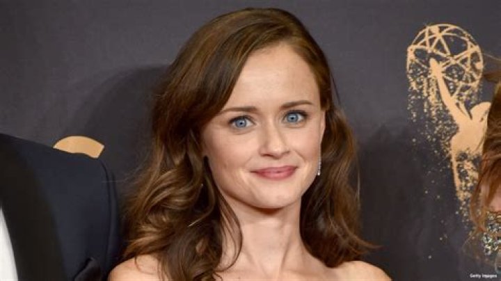 Alexis Bledel – Biography, Facts & Life Story