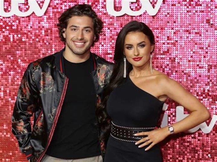 Amber Davies Love Island Net Worth – How Much is Amber Davies Love Island Worth?