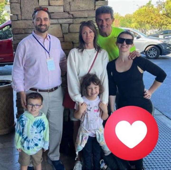 Doug Fernandez KOAT, Bio, Wiki, Age, Wife, Daughter, Salary, and Net Worth