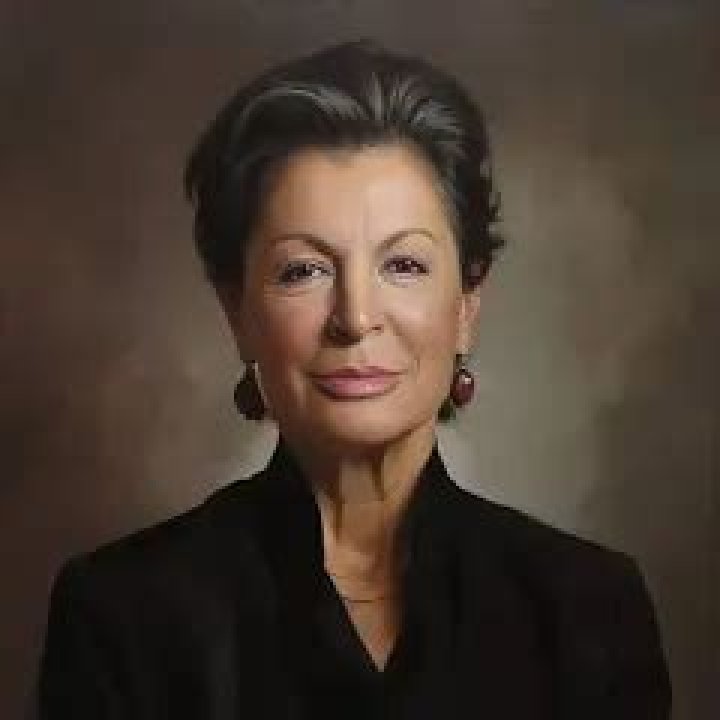 Gina Aponte – American Actress | Age, Biography, Wiki, Career, Net Worth, Movies, Husband, Awards, Photos & Facts