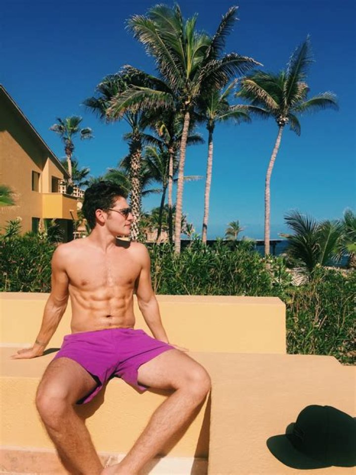 Gregg Sulkin’s biography, net worth, fact, career, awards and life story