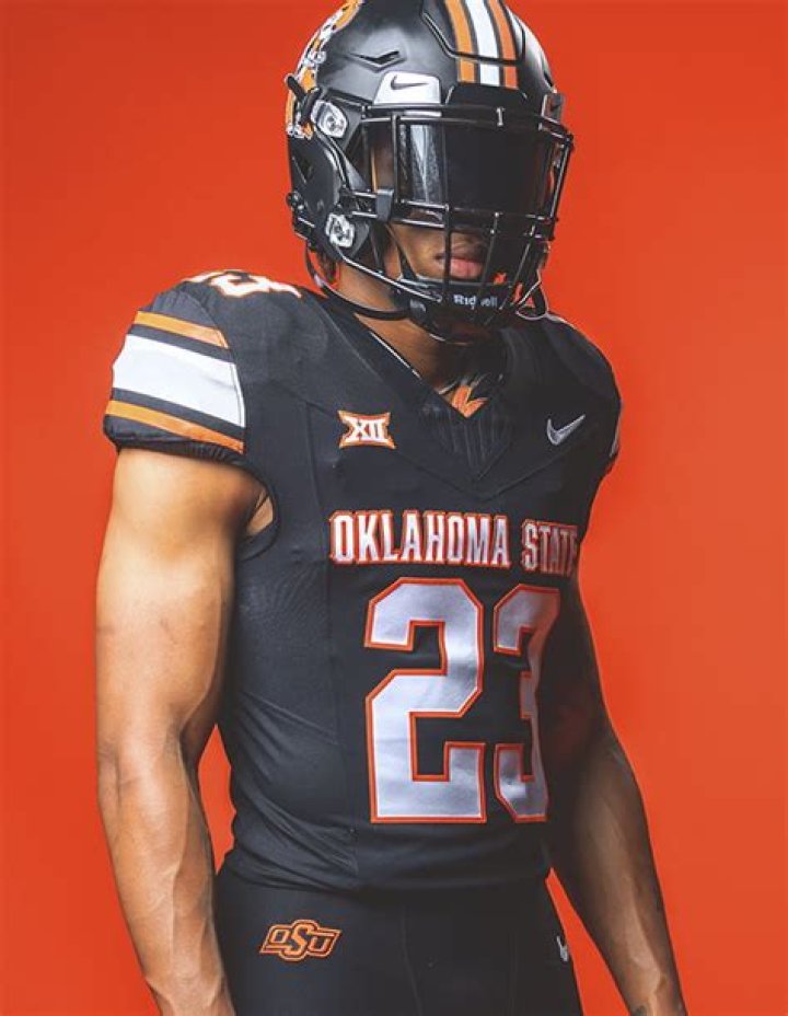 How Tall Is Oklahoma State Cowboys WR?