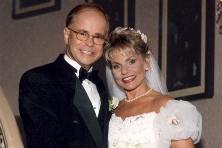 Lori Bakker (Jim Bakker’s Wife) Bio, Wiki, Age, Birthday, Height, Family, Husband, Children, Story, Net Worth, Abortions, Health, Show, Book, Facts and Measurements