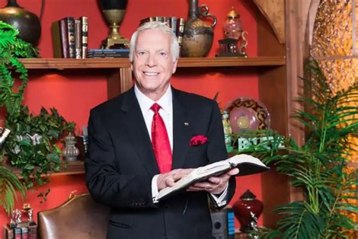 Lynn Tilton Net Worth – How Much is Lynn Tilton Worth?