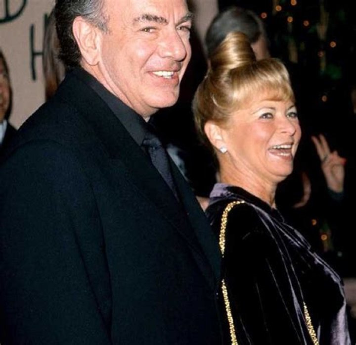 
Meet Jennifer Misner – Know About Dustin Diamond’s Ex-Wife, Any Kids?
