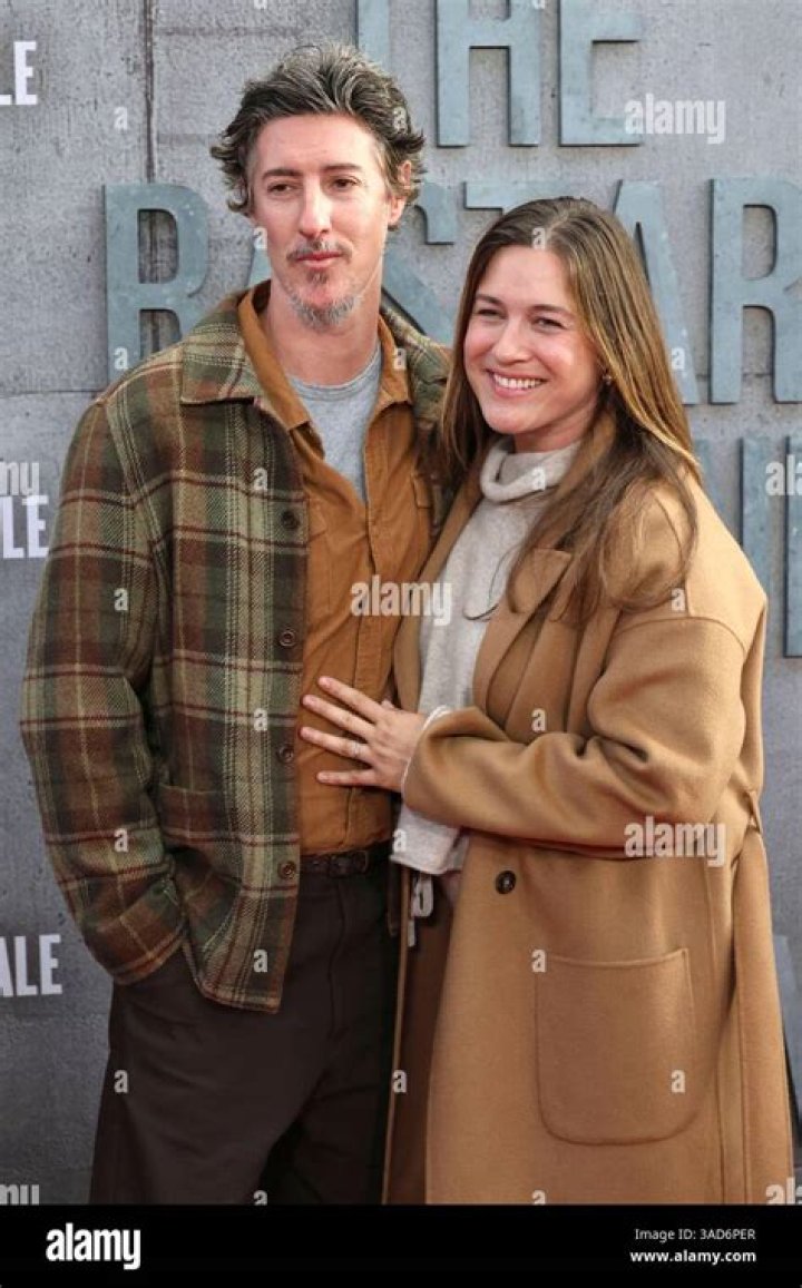 
Meet Oliver Lion – Photos of Eric Balfour’s Son With Wife Erin Chiamulon
