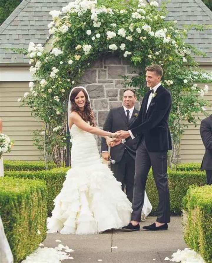 Meyers Leonard Reveals How Competitive His Wife Is