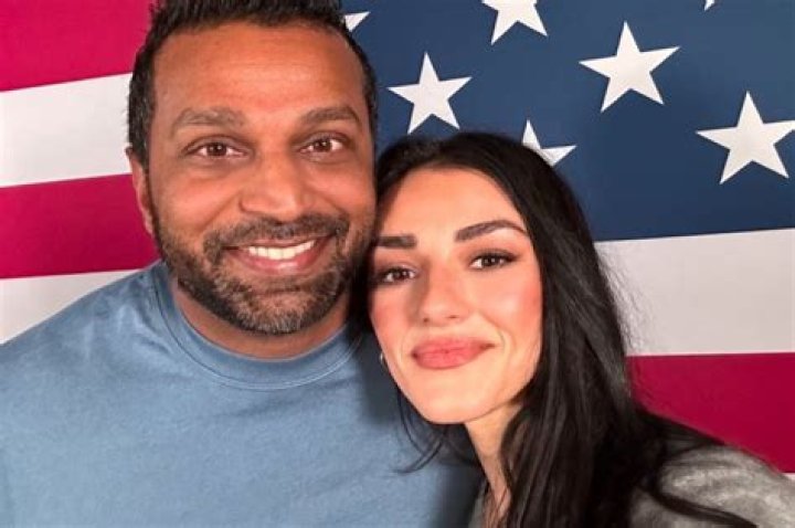 Michael Ray Bio, Wiki, Age, Height, Wife, Kids, Girlfriend, Songs, Holy Water, Singer and Net Worth.