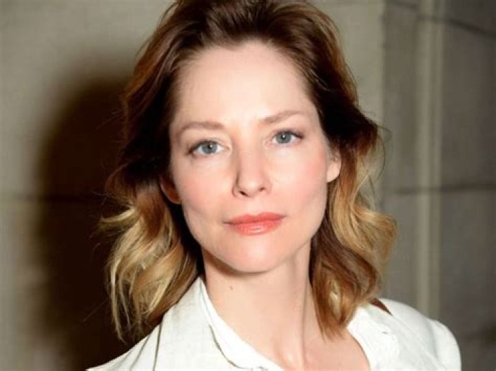 Sienna Guillory – Biography, Facts & Life Story