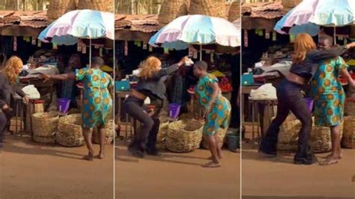 “This Dance Too Sweet”: Igbo Lady Vibes With Market Woman on the Road, People Stare in Viral Video