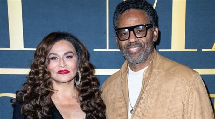 Tina Tsakonas Net Worth