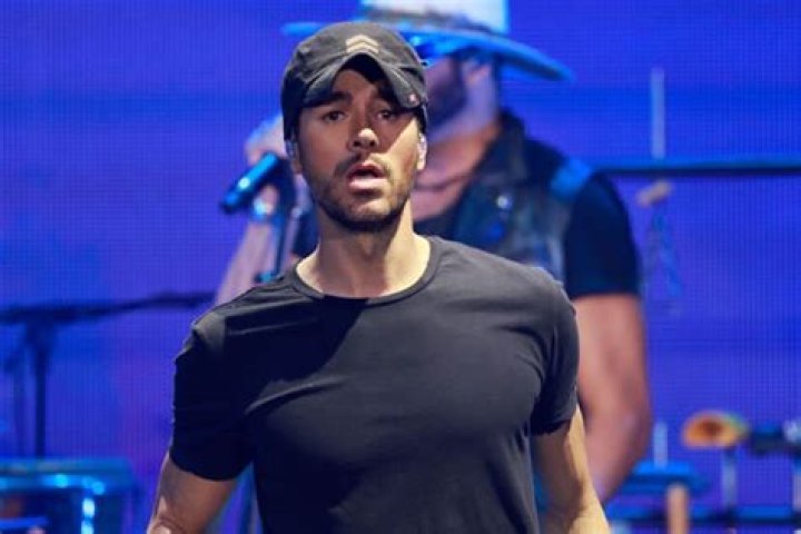 Viral Videos of Enrique Iglesias Concerts Have Fans Comparing the Singer's Voice to Elmo