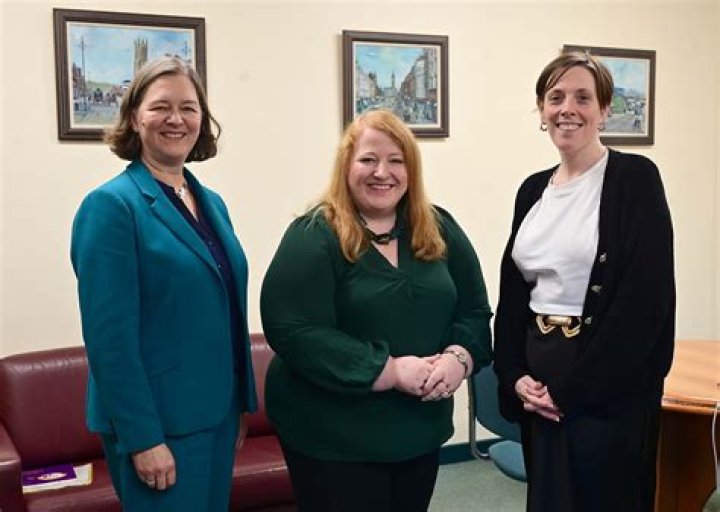 Who Is Jess Phillips Husband Tom Phillips? Family Net Worth