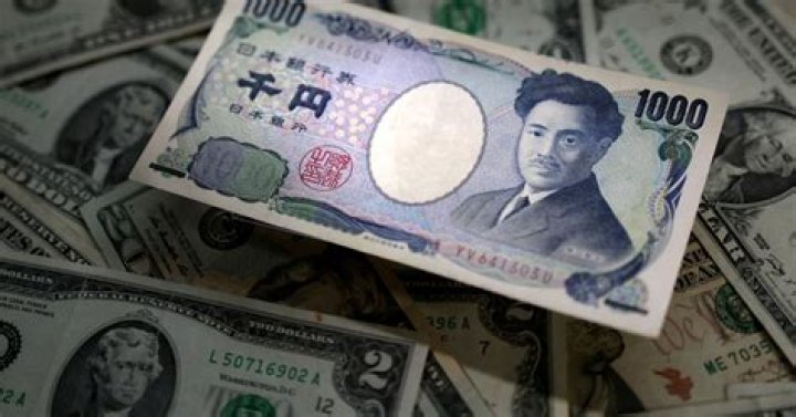 Yen sinks to 34-year low past 160 per dollar